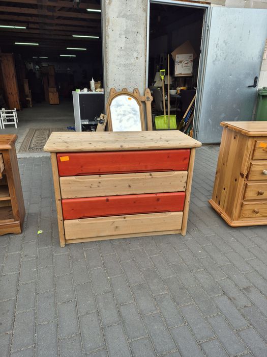 Szafka sosnowa z szufladami