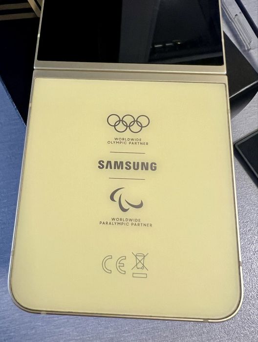 Samsung Galaxy Flip 6 Olimpic 2024 Paris Edition unikat!