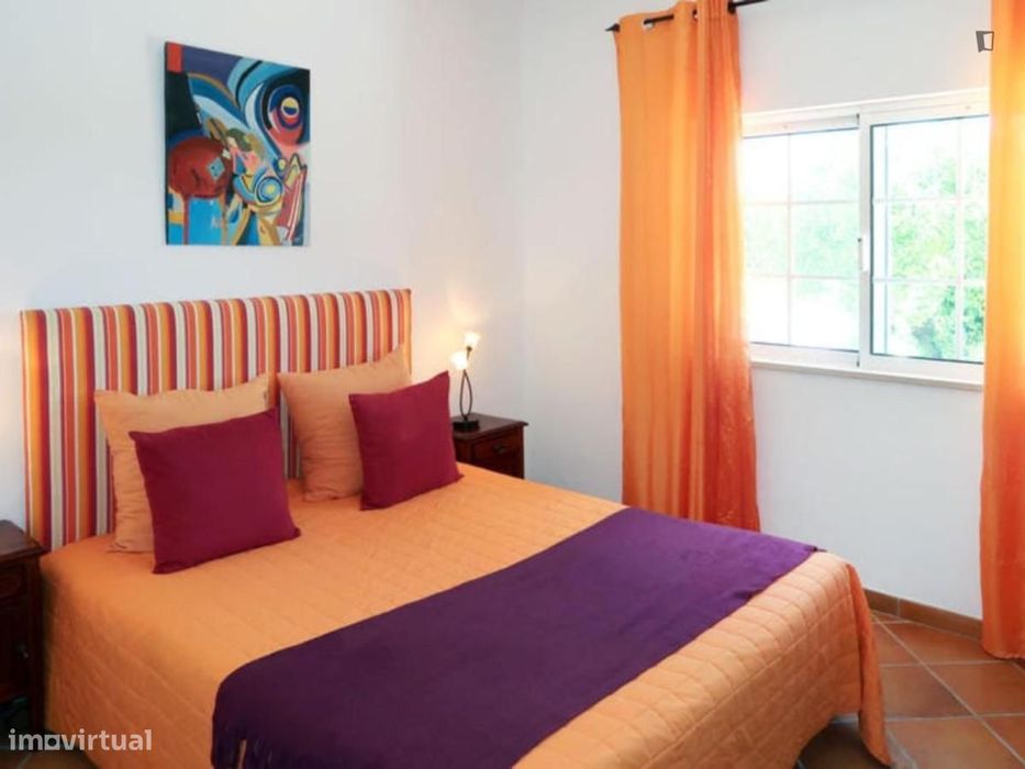 Quarto - localizado em Faro