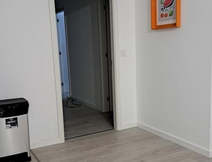 Quarto com cama dupla em T3  com sala