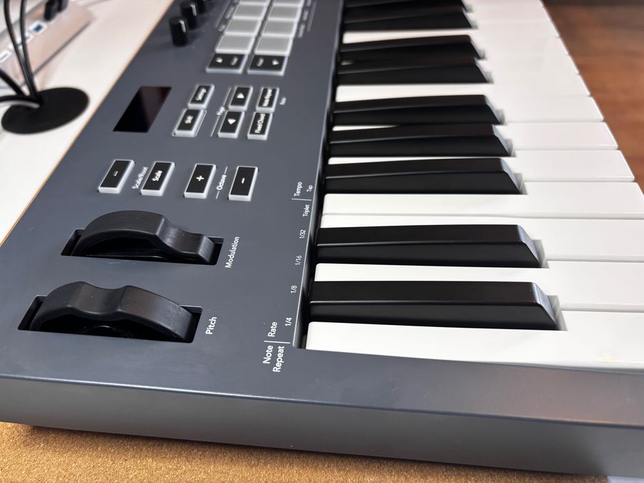Novation FLKEY 37 - Świetny stan!