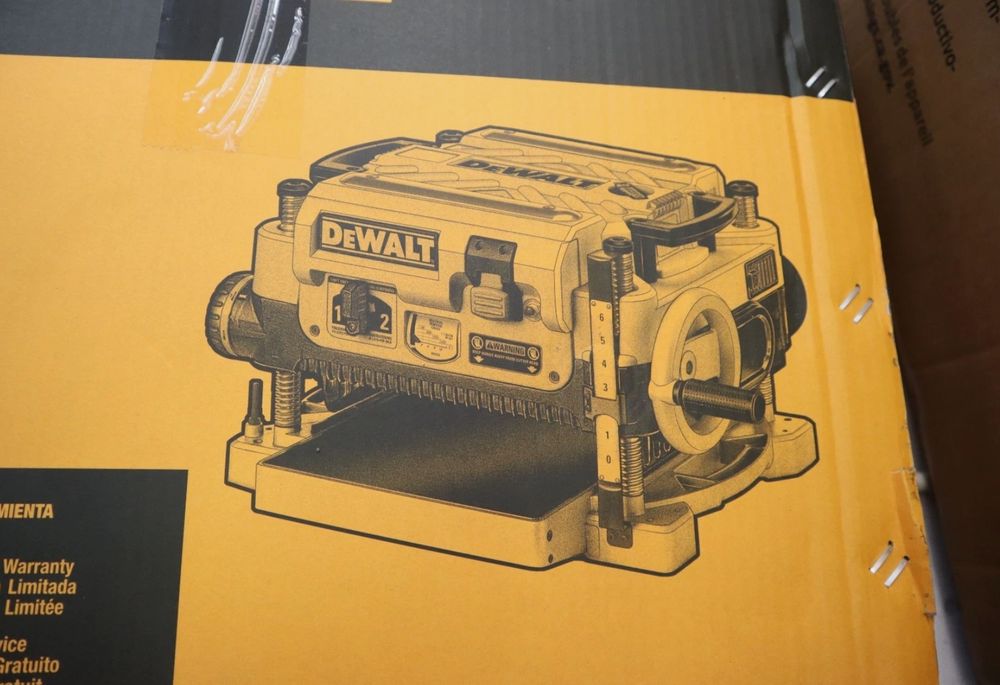Рейсмусовий верстат DeWALT DW735 (330 мм)