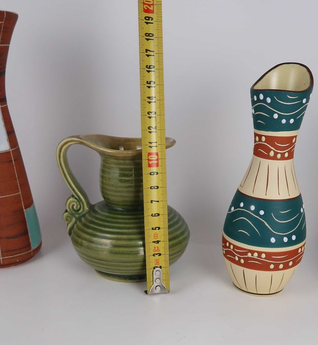Conjunto de Jarras Modernistas