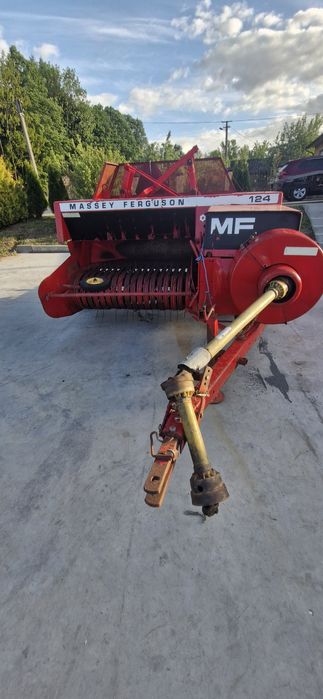 Прес-Підбирач Massey-Ferguson 124