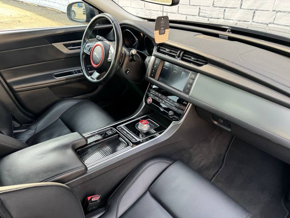 Jaguar XF-35t AWD Car Invest Ukraine Лізинг