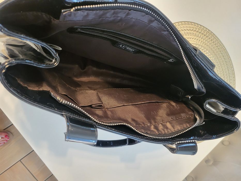 Torebka Armani lakierowana