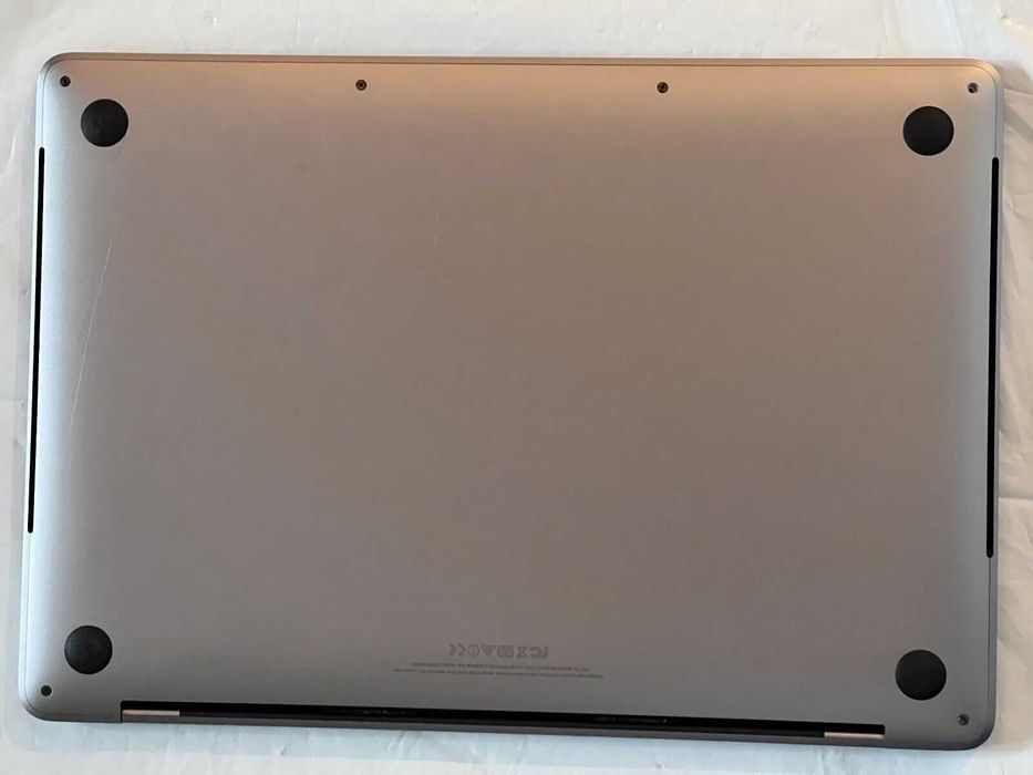 MacBook Pro 13'' Touch Bar – Only 46 Battery Cycles64286376826625124