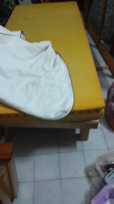 Cama solteiro c colchão