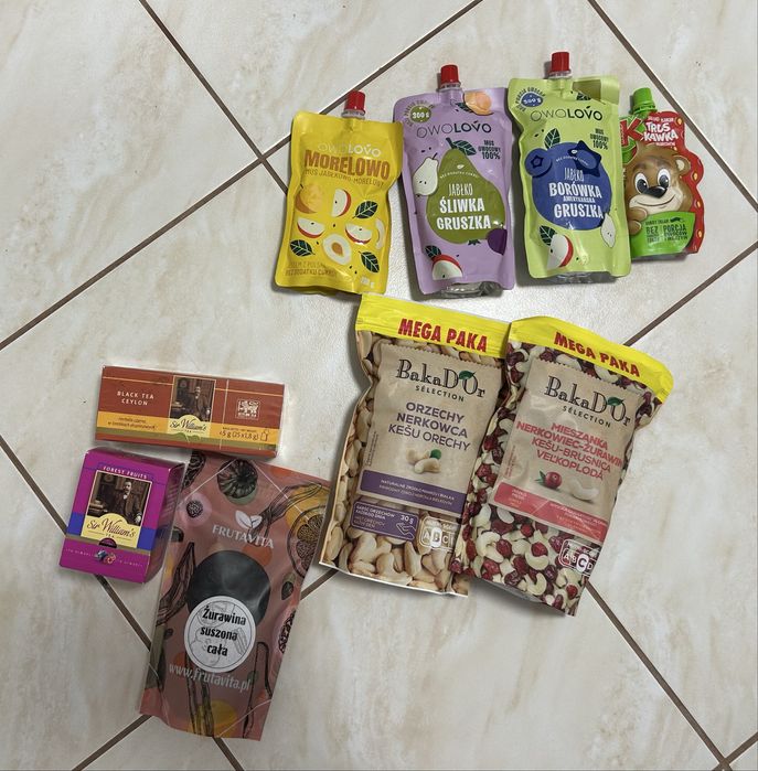 Orzechy, musy owocowe i herbaty