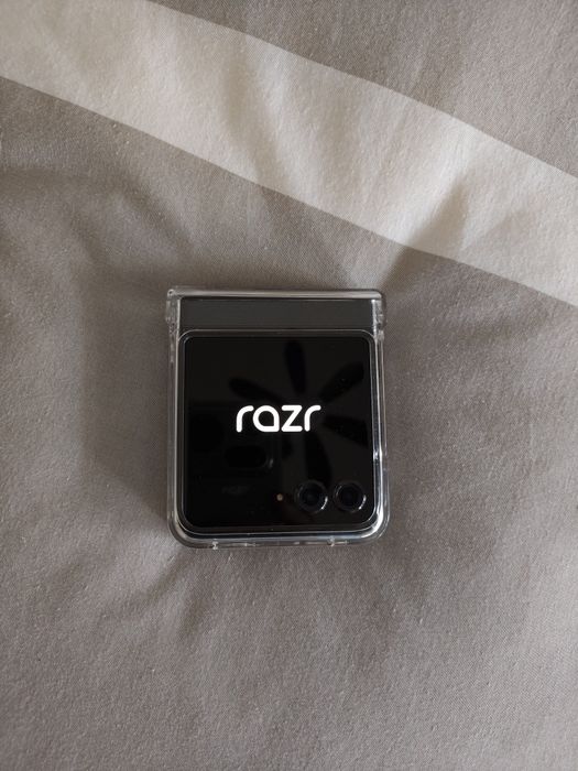 Motorola razr 50