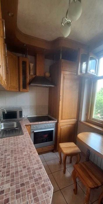 Продам 3 кімнатна квартира біля метро Перемога