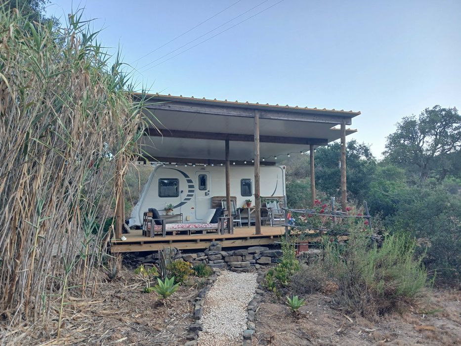 Terreno rústico com poço e casa de madeira – Barão de São João