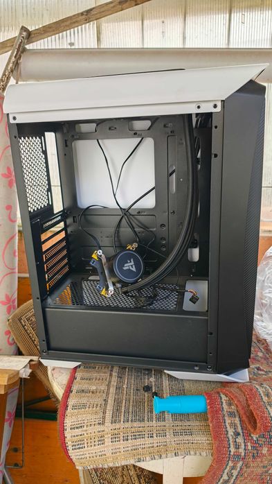 Caixa PC Torre com cooler 240