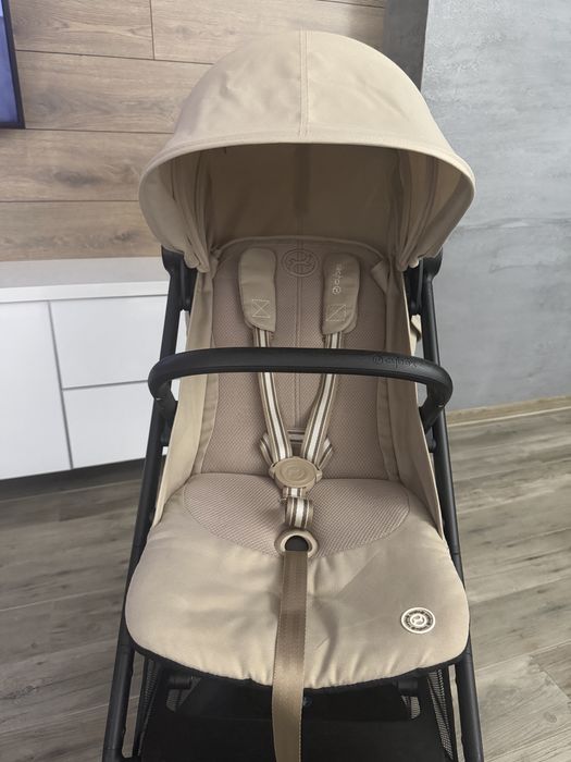 Коляска  Cybex Beezy