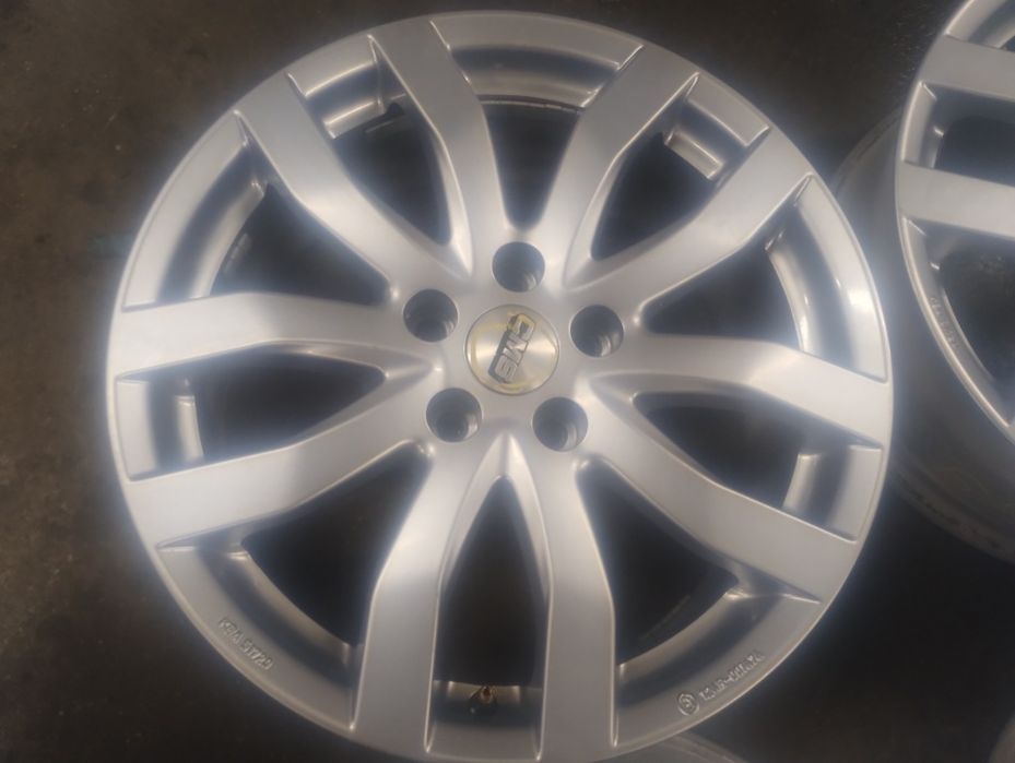 5x114,3 18 cali 7,5 j et 49 felgi aluminiowe CMS