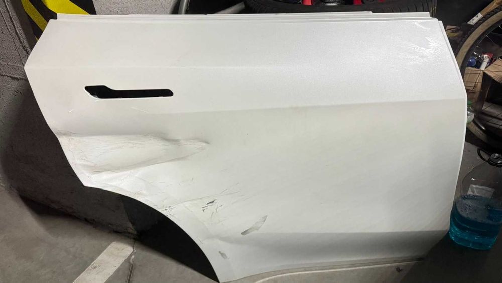 Задня права дверка, Tesla my 21р! Оріг, біла!Під відновлення!PPSW