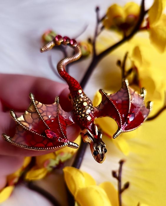 Śliczna broszka smok, nowa