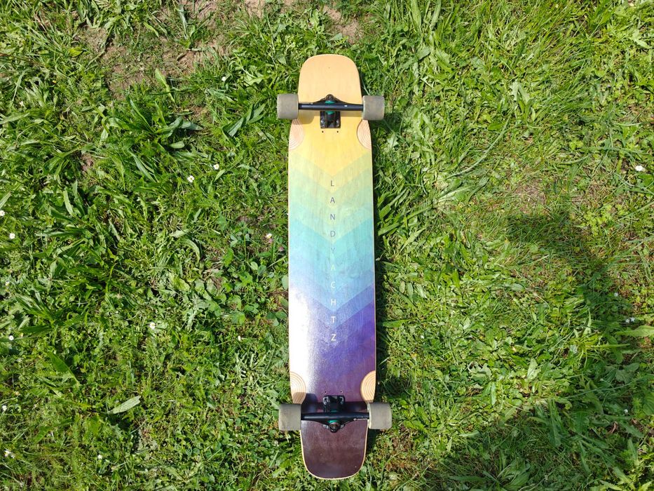 Landyachtz Stratus Faction 46 Holofoil - longboard dancing