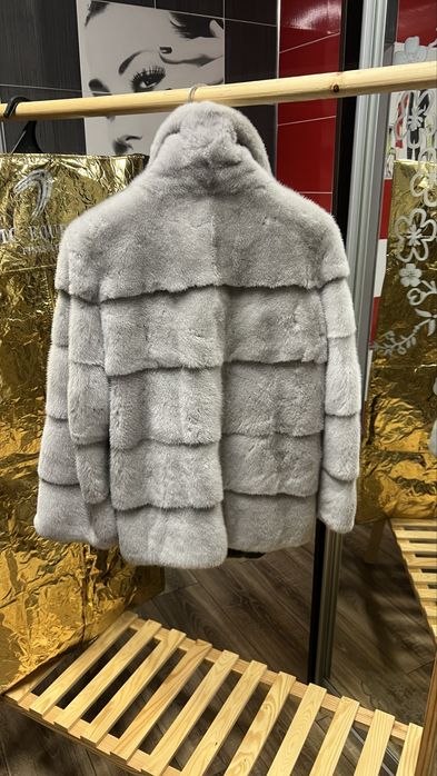 Продам терміново норкову шубку автоледі світлосірого кольору !