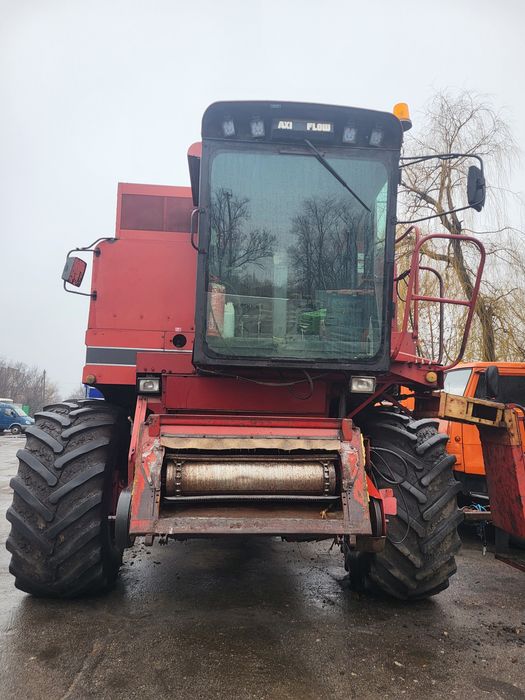 Комбайн Case 1680E