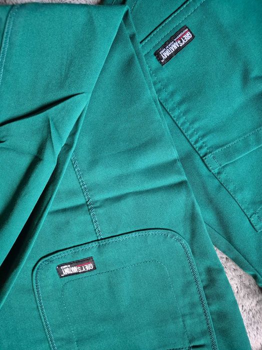 Zielony komplet Greys Anatomy by Barco USA S+M nasz M+L joggery rayon