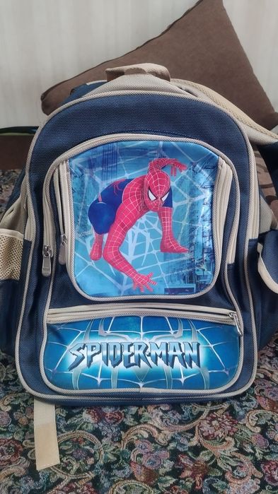 Рюкзак шкільний.