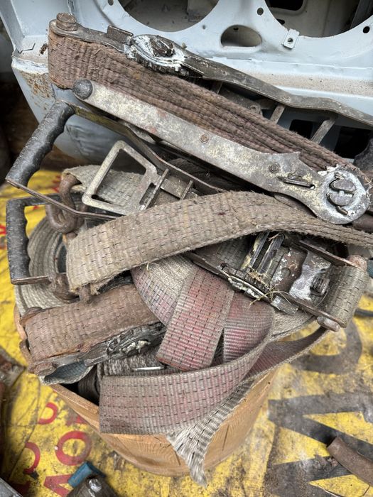Dlugie pasy transportowe z klamra zapieciem