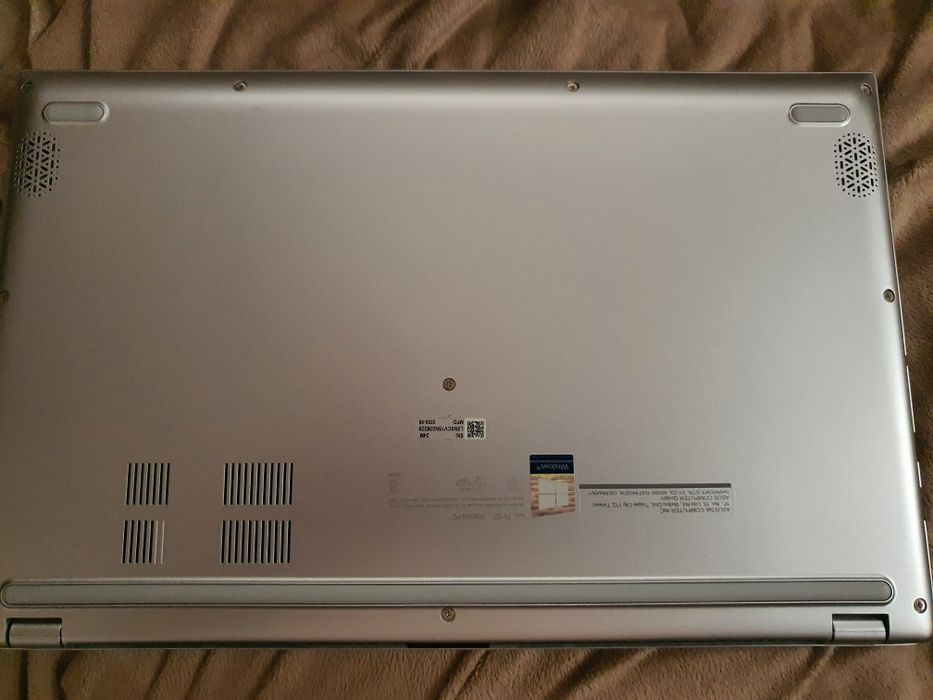 Portátil Asus Ryzen 5 12GB 256 Gb 1TB 2 GB grafica Radeon 8