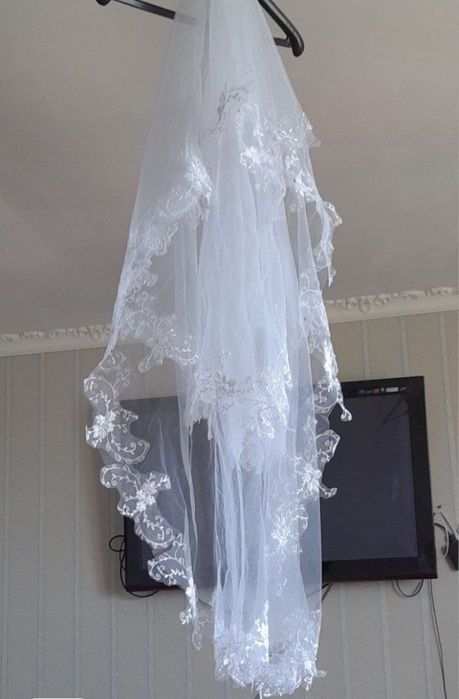 Фата для нареченої, біла