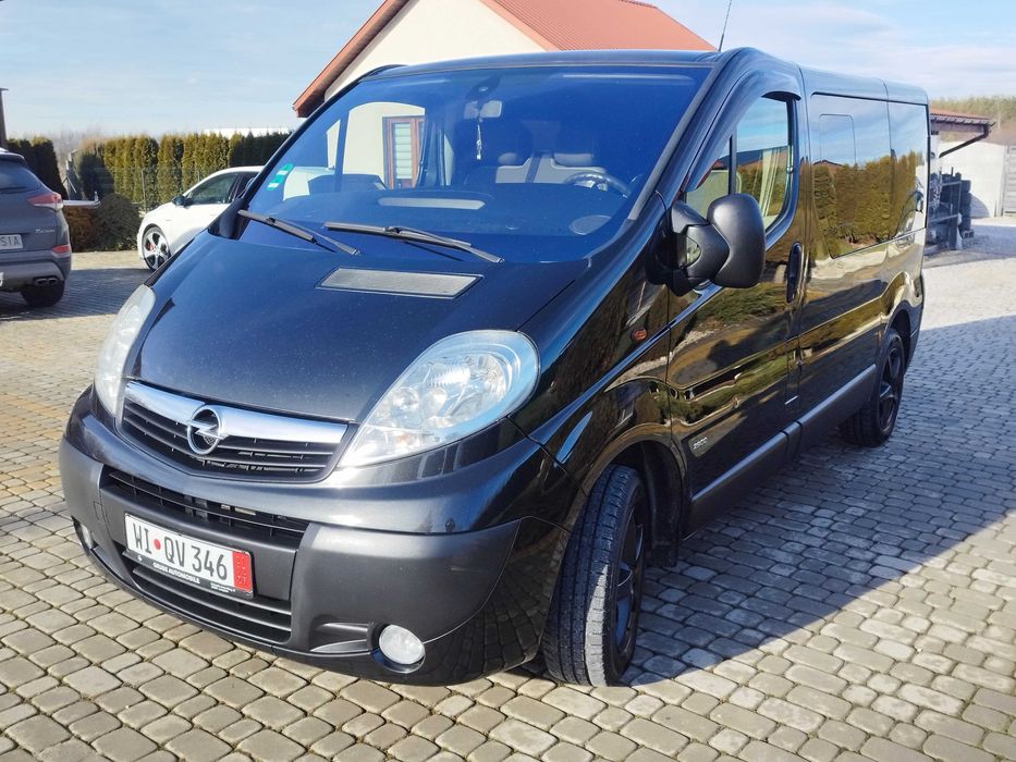 Ładny Opel Vivaro*9Osobowy*Klima*Hak*Przebieg Udokumentowany z Niemiec