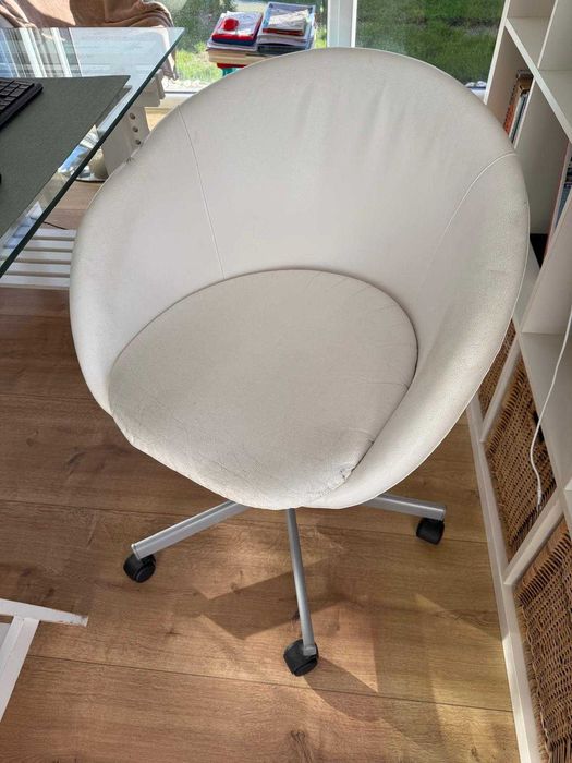 Mesa de escritório + cadeira