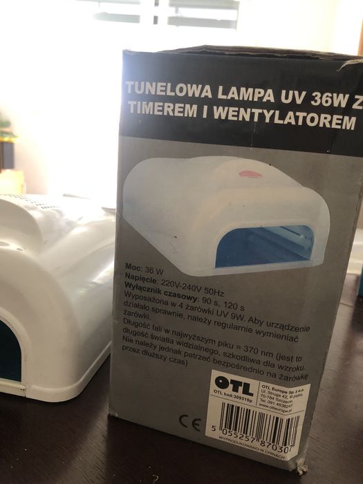 Tunelowa lampa UV z timerem i wentylatorem