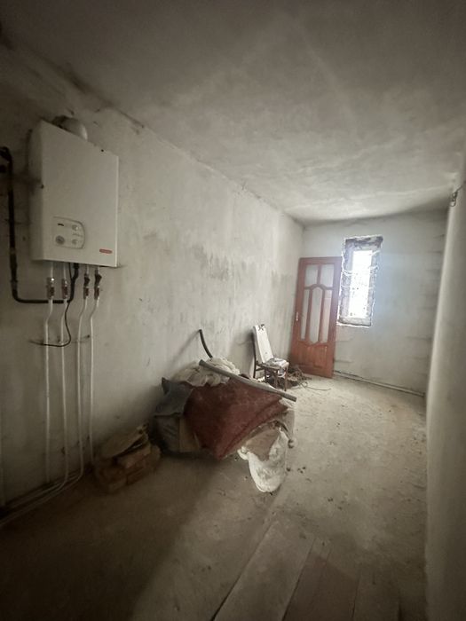 Продаж будинку з частковим ремонтом Львівська область