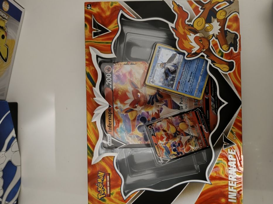 Coleção Pokémon - Elite Trainer Box - Bin