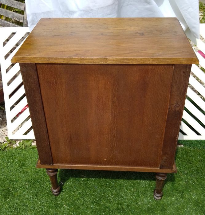 Mesa de Cabeceira Antiga em Madeira Maciça
