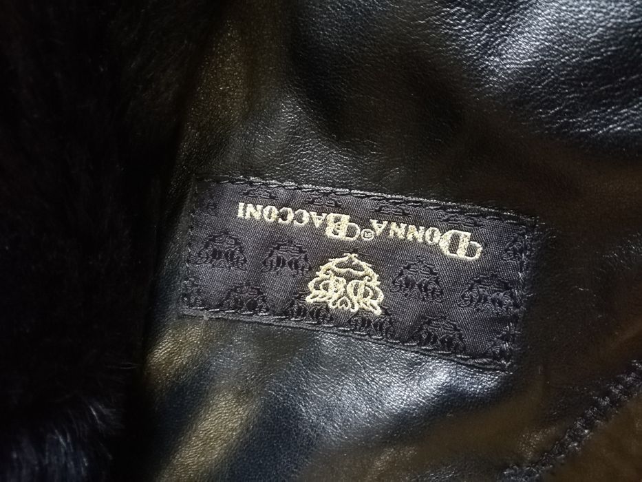 продам жiночу дубленку Donna Bacconi з хутром