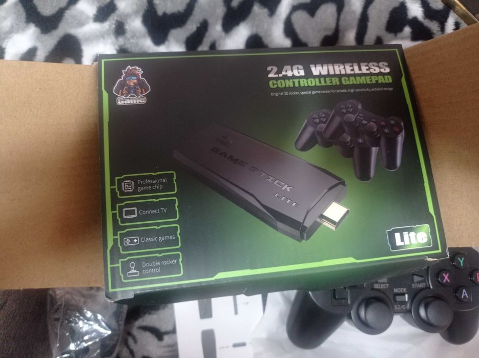 Продам срочно телевизор