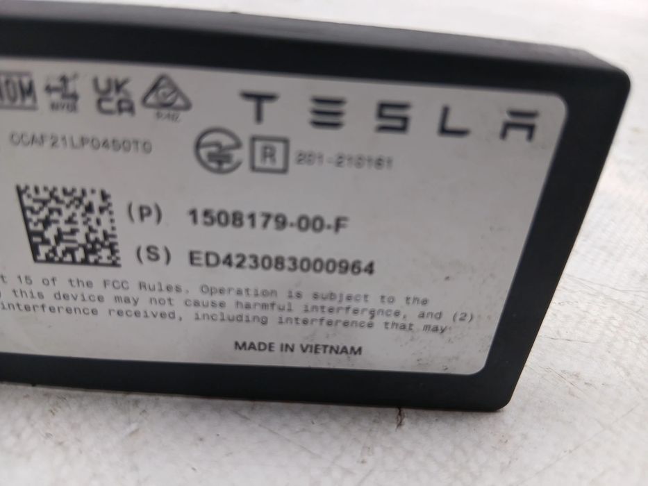 Módulo bluetooth TESLA Model Y (5YJY)