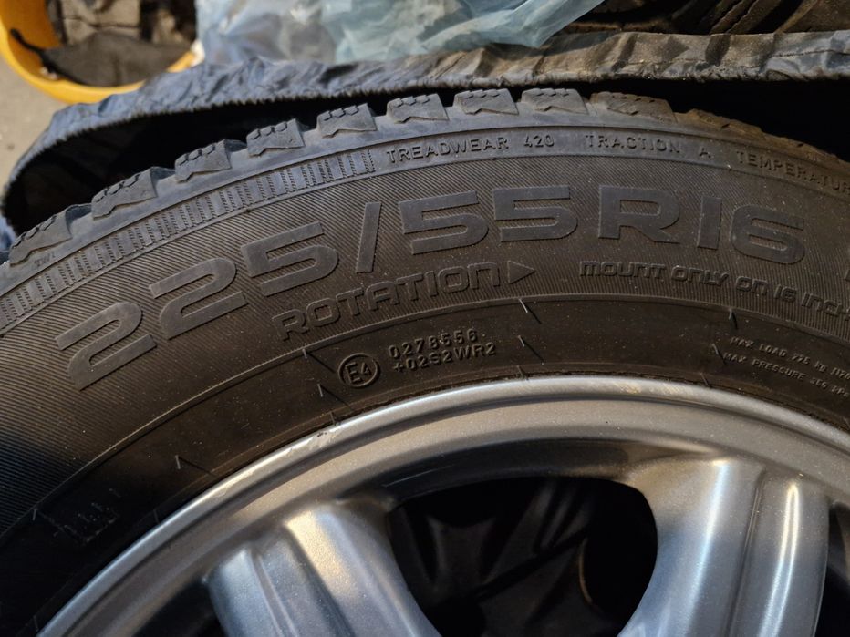 Felgi Jaguar opony Nokian WR D4 225/55 R16