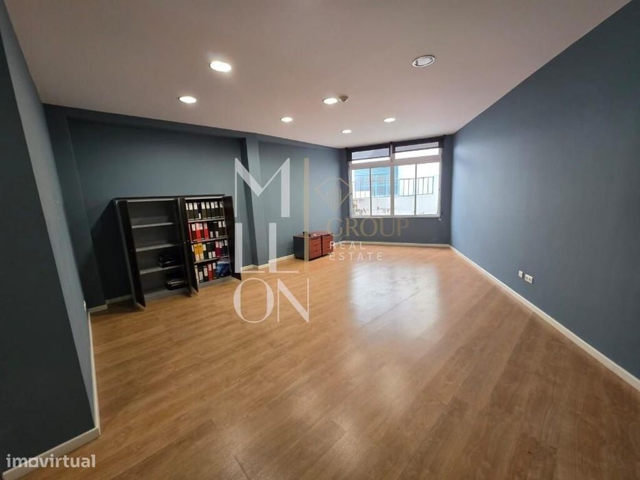 Prédio de Escritórios para Arrendamento no Coração do Funchal