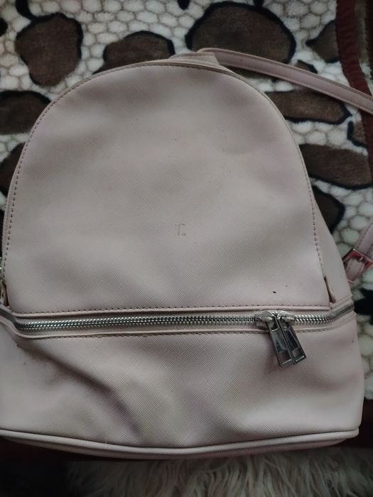 10  zł plecak beżowy ,brudny róż plecak jak nowy