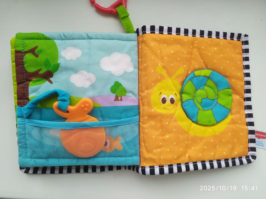 М'яка розвиваюча книжечка Tiny Love для найменших дітей