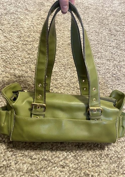 Зеленая женская сумка багет Emilie M