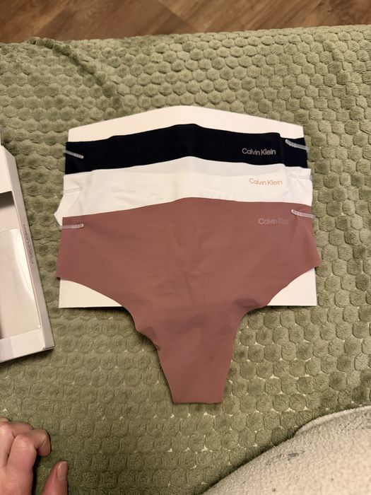 Стрінги безшовні Calvin Klein S