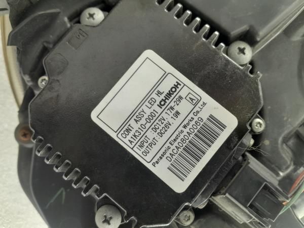 Ótica / farol direita NISSAN Leaf EV (ZE0)