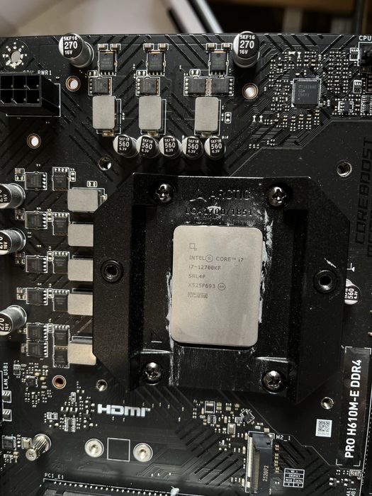 Intel i7 12700kf  Ram ddr4 32gb 3200mhz