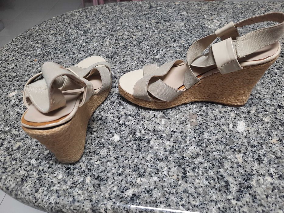 Sandálias Aldo como novas