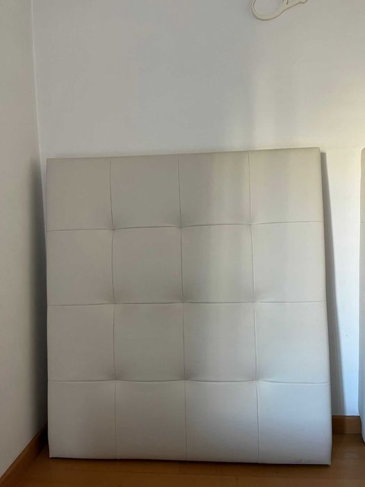 Cama summier e cabeceira