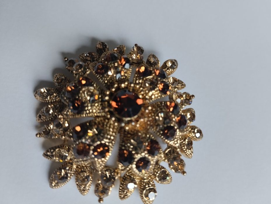 Przepiękna stara broszka