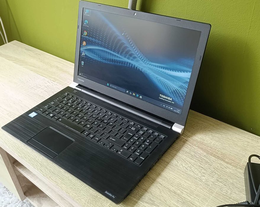 Laptop Toshiba Satellite Pro A50-E  sprawny 100% dobra bateria, szybki i lekki